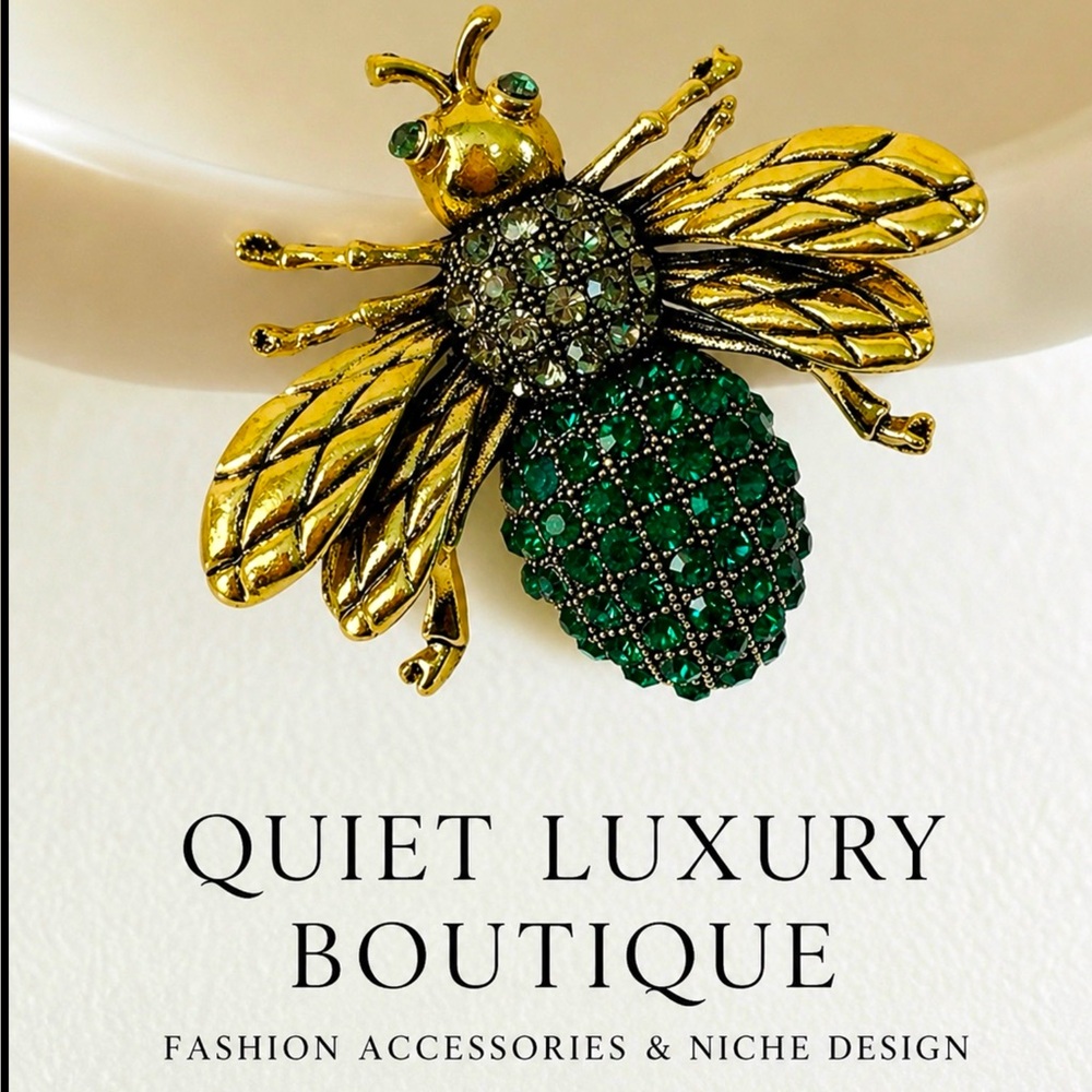✨Gold Bee Brooch with Emerald Green Crystals